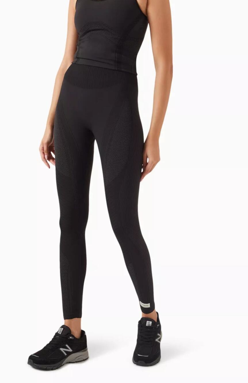 The Giving Movement Black Tonal High-rise Leggings in SMLS100©, size L